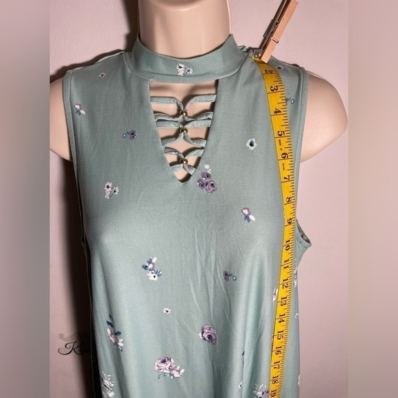 No boundaries floral dress 👗 - Picture 3 of 9